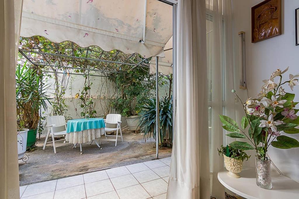 Vintage Style Apartment With Beautiful Backyard Aten Exteriör bild