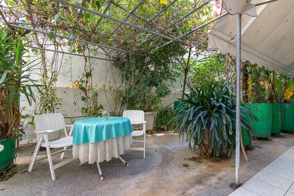 Vintage Style Apartment With Beautiful Backyard Aten Exteriör bild