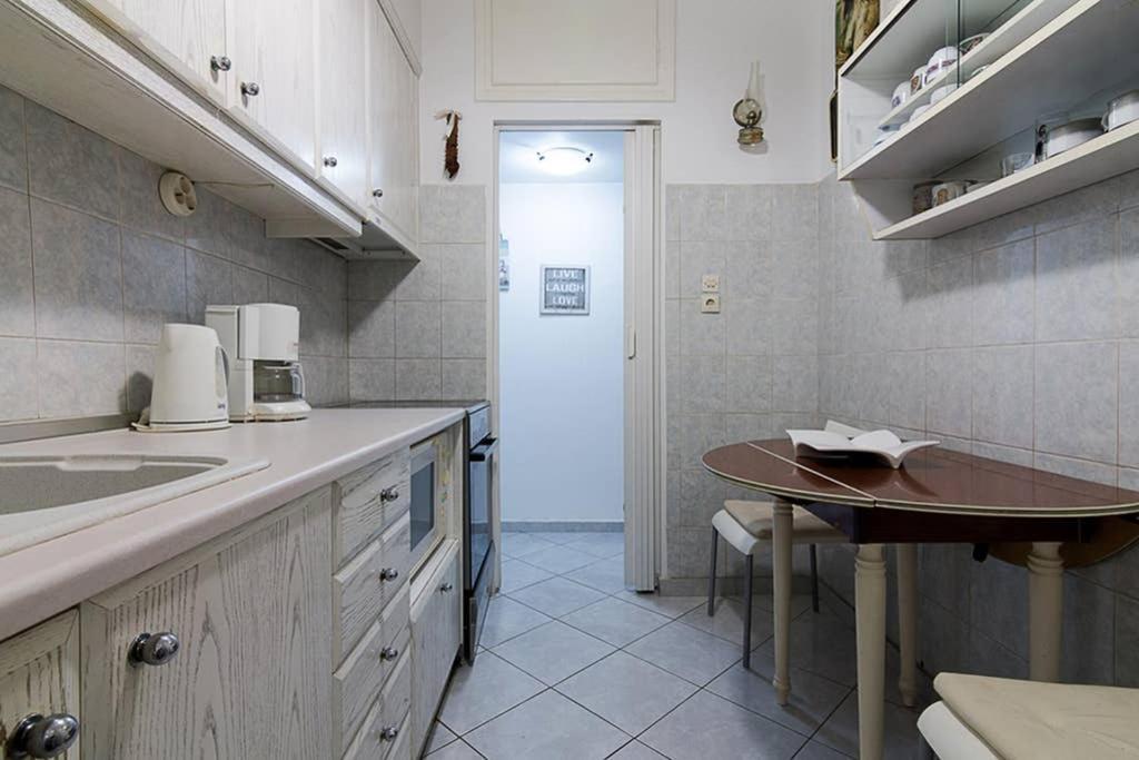 Vintage Style Apartment With Beautiful Backyard Aten Exteriör bild