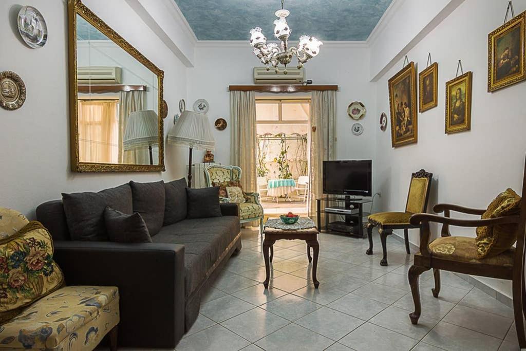 Vintage Style Apartment With Beautiful Backyard Aten Exteriör bild